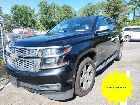Used 2017 Chevrolet Suburban LT RWD image 1