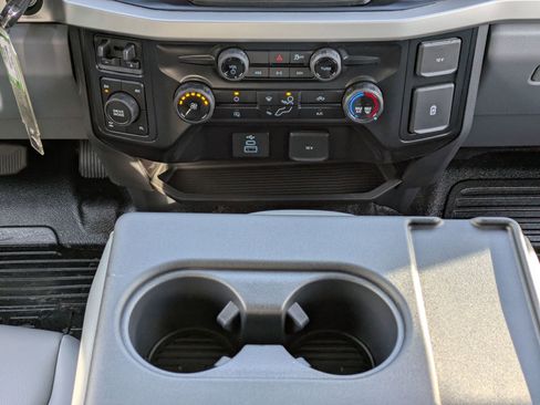 New 2026 Ford F250 XL w/ XL Chrome Package image 22