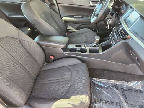 Used 2020 Kia Optima LX image 16