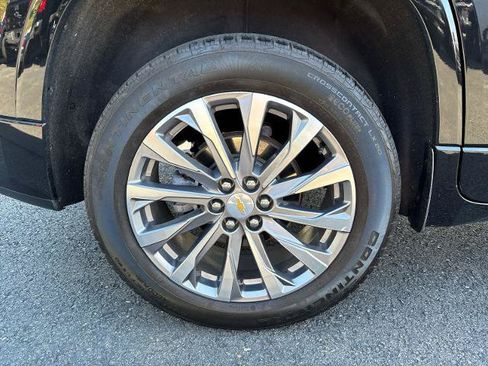 Used 2023 Chevrolet Traverse Premier AWD/4WD image 14