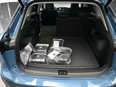 New 2026 Volkswagen Tiguan SE FWD image 26