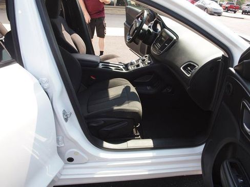 Used 2017 Chrysler 200 LX FWD image 6