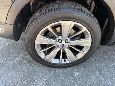 Used 2018 Ford Explorer Limited image 13