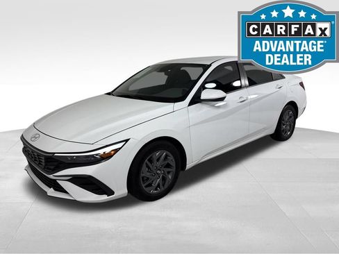 Certified 2025 Hyundai Elantra Hybrid FWD image 1