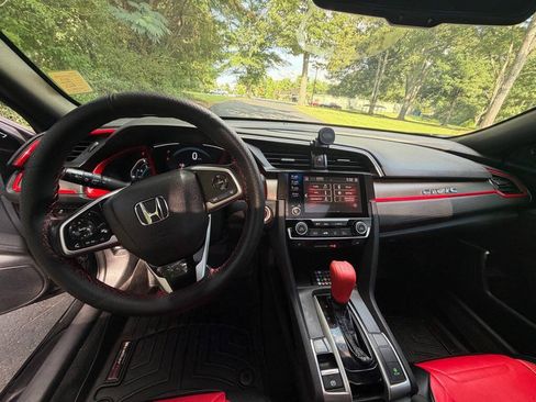 Used 2019 Honda Civic EX image 3