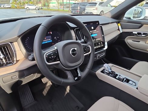 New 2026 Volvo XC90 B6 Plus w/ Protection Package Premier image 7
