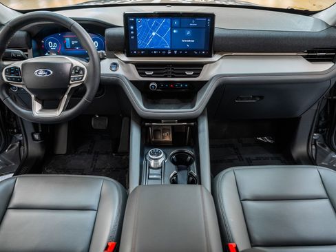 Certified 2025 Ford Explorer Active w/ Active Comfort Package image 26