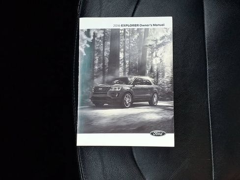 Used 2016 Ford Explorer XLT w/ Equipment Group 202A AWD/4WD image 27