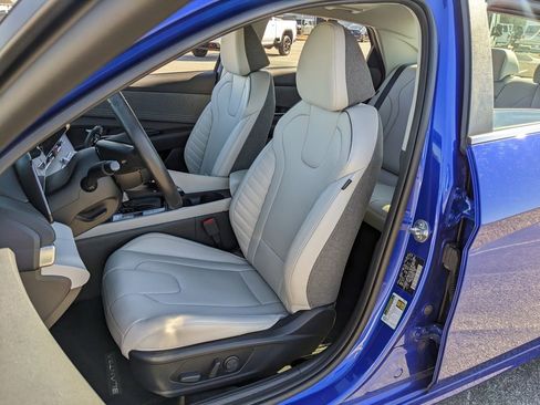 Used 2024 Hyundai Elantra Limited image 39