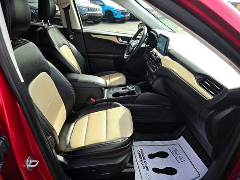 Used 2022 Ford Escape Titanium w/ Titanium Elite Package AWD/4WD image 13