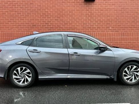 Used 2017 Honda Civic EX image 2