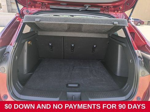 Used 2025 Chevrolet Trax LT w/ LT Convenience Package FWD image 11