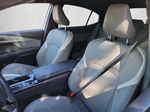 Used 2025 Toyota Camry SE w/ Convenience Package FWD image 10