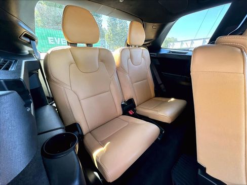 Used 2024 Volvo XC90 T8 Ultimate w/ Lounge Package AWD/4WD image 31