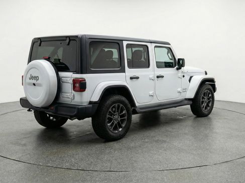 Used 2025 Jeep Wrangler Sport S image 9