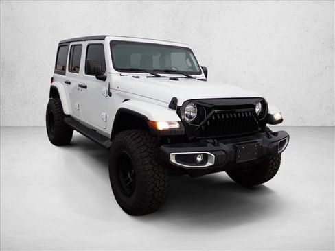 Used 2020 Jeep Wrangler Unlimited Sahara w/ Cold Weather Group AWD/4WD image 5