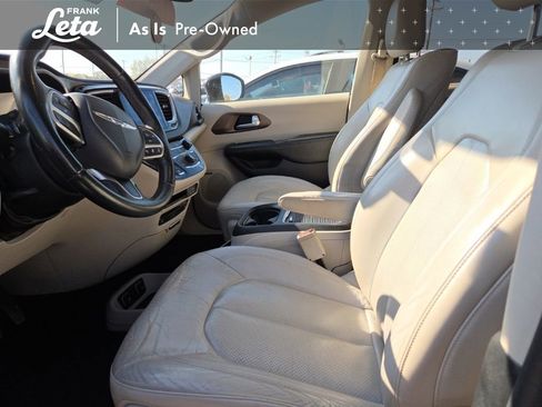 Used 2017 Chrysler Pacifica Touring-L Plus w/ Advanced Safetytec Group image 9