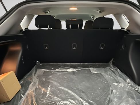 Certified 2025 Hyundai Kona SE image 17