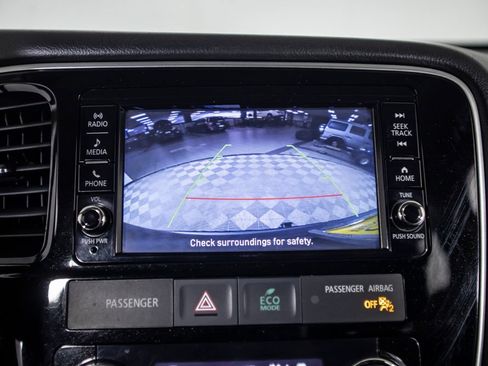 Used 2018 Mitsubishi Outlander ES FWD image 29