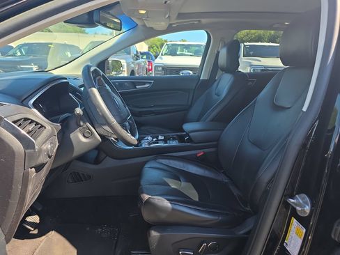 Used 2019 Ford Edge Titanium w/ Equipment Group 301A AWD/4WD image 22