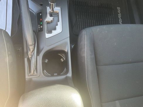 Used 2018 Toyota RAV4 XLE image 17