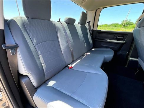 Used 2018 RAM 2500 Tradesman w/ Chrome Appearance Group AWD/4WD image 32