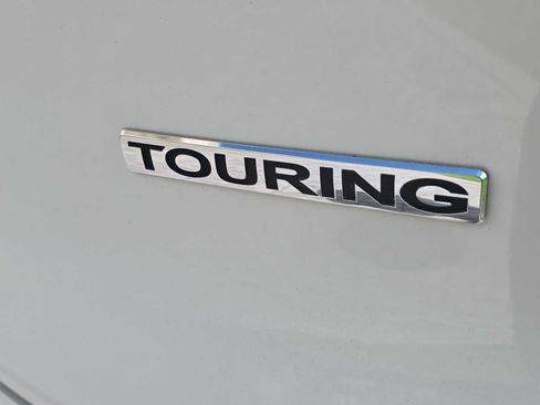 Used 2020 Honda Pilot Touring image 7