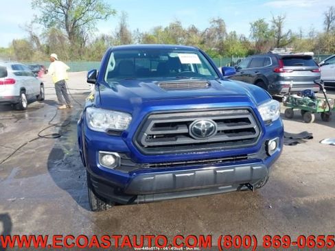 Used 2022 Toyota Tacoma SR5 AWD/4WD image 7
