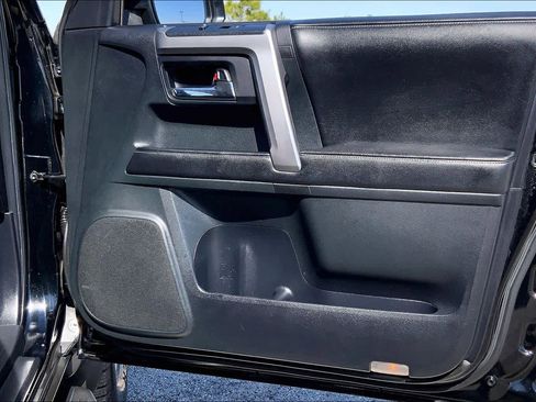 Used 2015 Toyota 4Runner SR5 Premium image 22