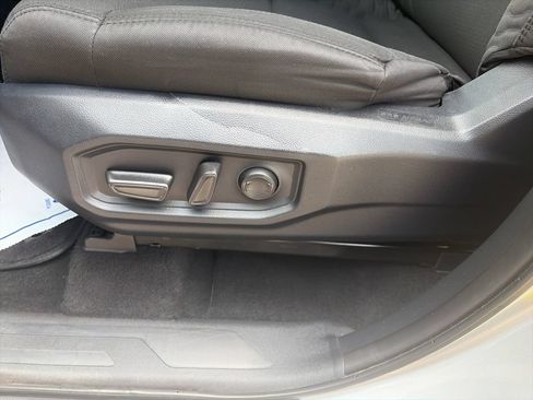 Used 2025 Toyota Tundra SR5 AWD/4WD image 12