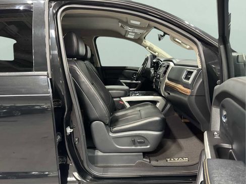 Used 2019 Nissan Titan SL w/ Off-Road Package image 29