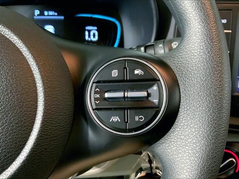 Certified 2025 Kia Soul LX w/ LX Technology Package FWD image 19