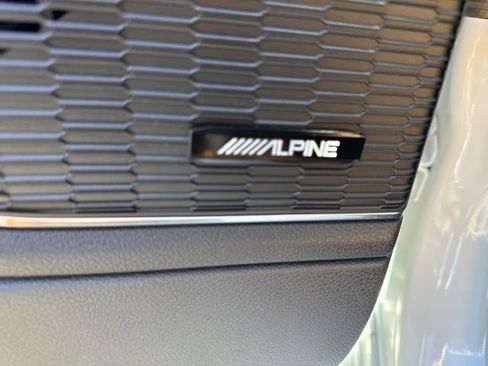 Used 2025 Jeep Grand Cherokee L Summit w/ Luxury Tech Group V image 29