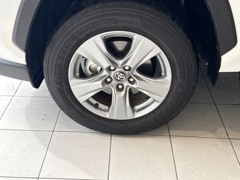 Used 2025 Toyota RAV4 XLE AWD/4WD image 15