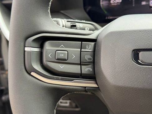 New 2026 Jeep Cherokee Overland w/ Advanced Pro Tech Group AWD/4WD image 17