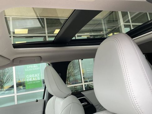 New 2026 Mitsubishi Outlander SEL image 16