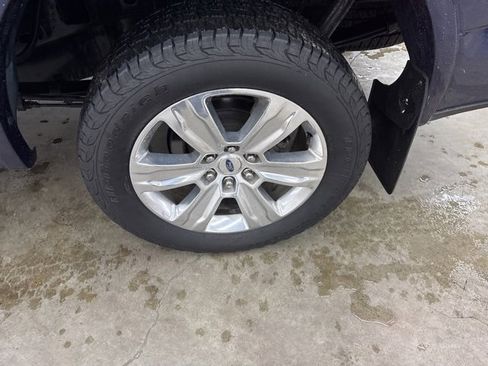 Used 2015 Ford F150 Platinum w/ Equipment Group 701A Luxury image 24