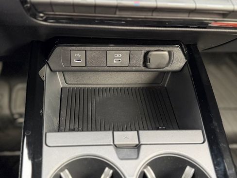 Used 2024 Toyota Prius LE image 16