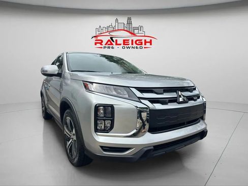 Used 2022 Mitsubishi Outlander Sport SE image 3