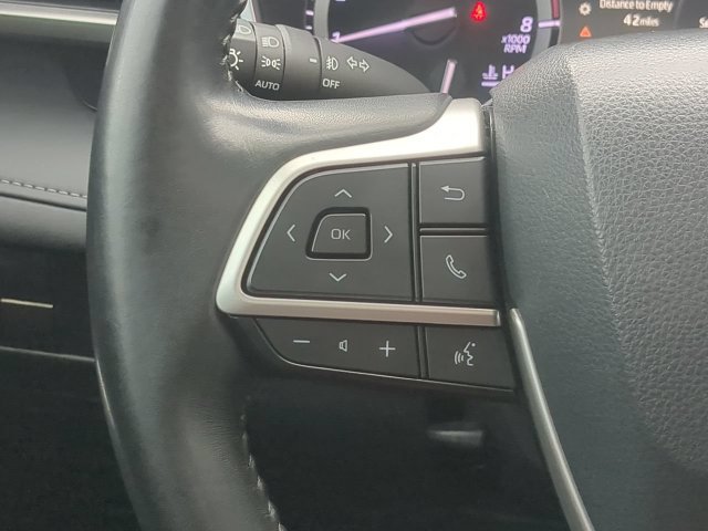 Used 2022 Toyota Highlander XLE FWD image 31