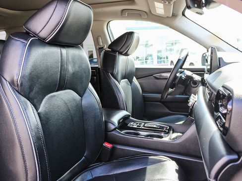 Certified 2025 Honda Pilot Elite image 16