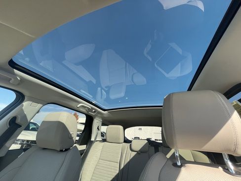 Used 2024 Land Rover Discovery Sport S image 23