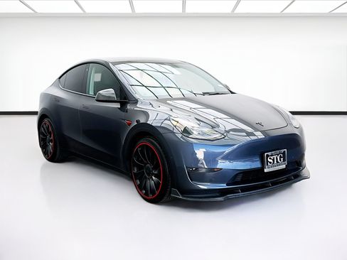 Used 2022 Tesla Model Y Performance AWD/4WD image 3