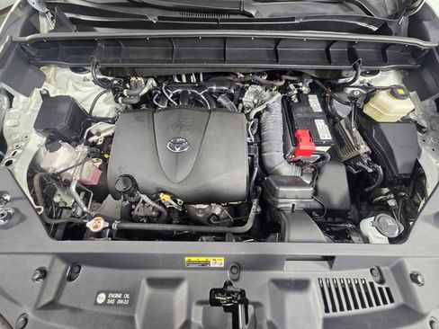 Used 2022 Toyota Highlander XLE FWD image 13