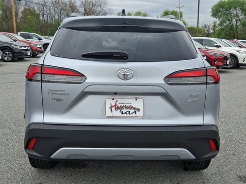 Used 2025 Toyota Corolla Cross XLE AWD/4WD image 5