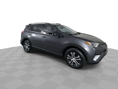 Used 2018 Toyota RAV4 LE w/ Carpet Mat Package image 2