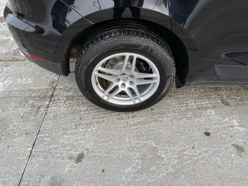 Used 2018 Porsche Macan Sport Edition image 46