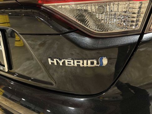 Certified 2020 Toyota Corolla LE image 25