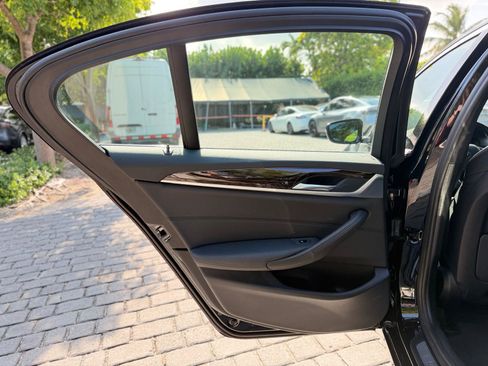 Used 2019 BMW 530e RWD image 45