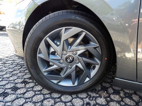 Certified 2024 Hyundai Elantra SEL FWD image 28